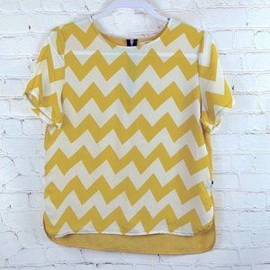 BAYO Chevron Print Top Semi Sheer Short Sleeve Round Hem White Yellow Medium
